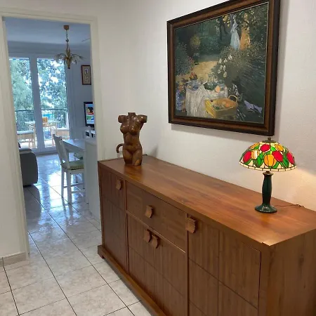 Very With Sea View Close To Airport Apartmán *