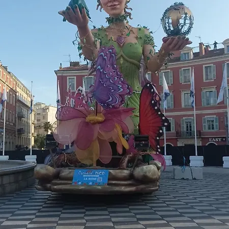 Very With Sea View Close To Airport Apartmán